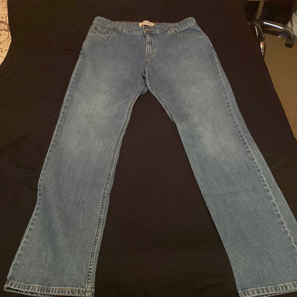 Like new .. hardly worn .. Levi’s jeans